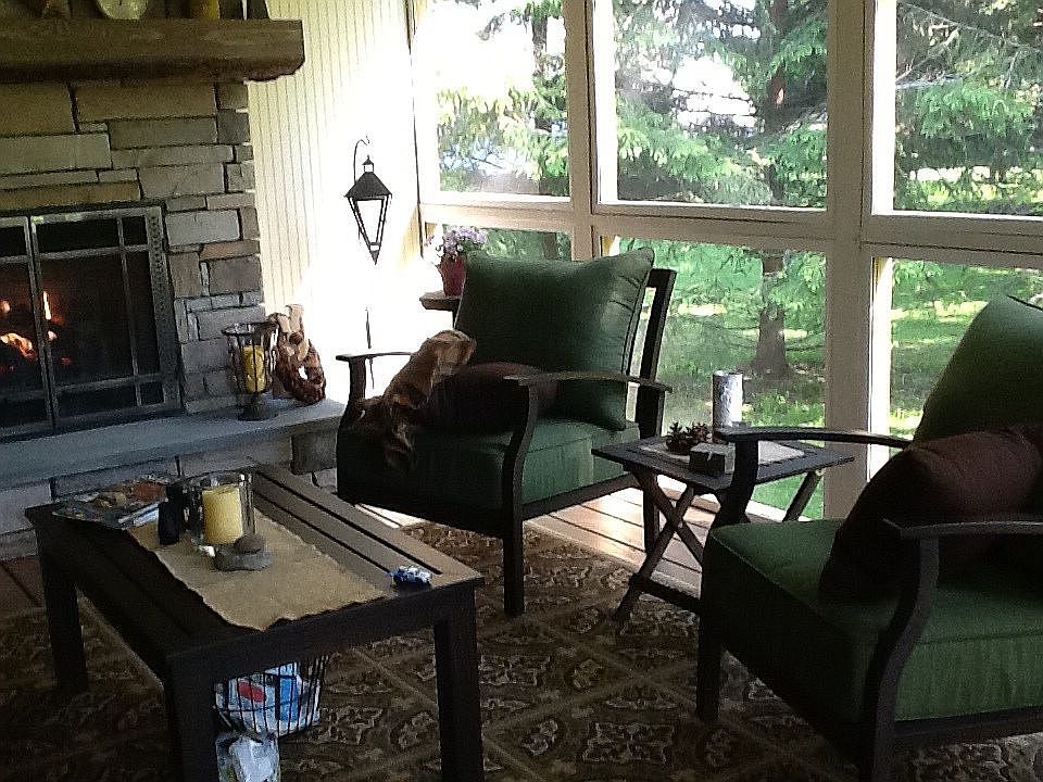screened porch w/fireplace