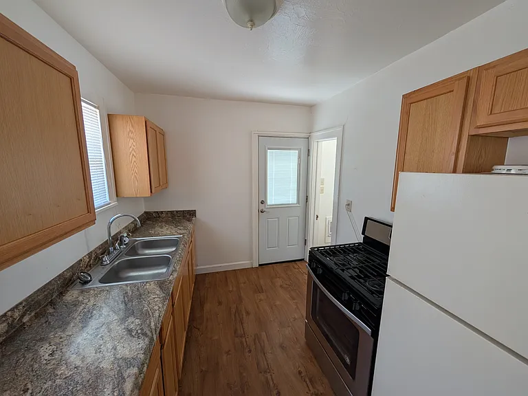 818 W Symmes St #818 — Photo 9
