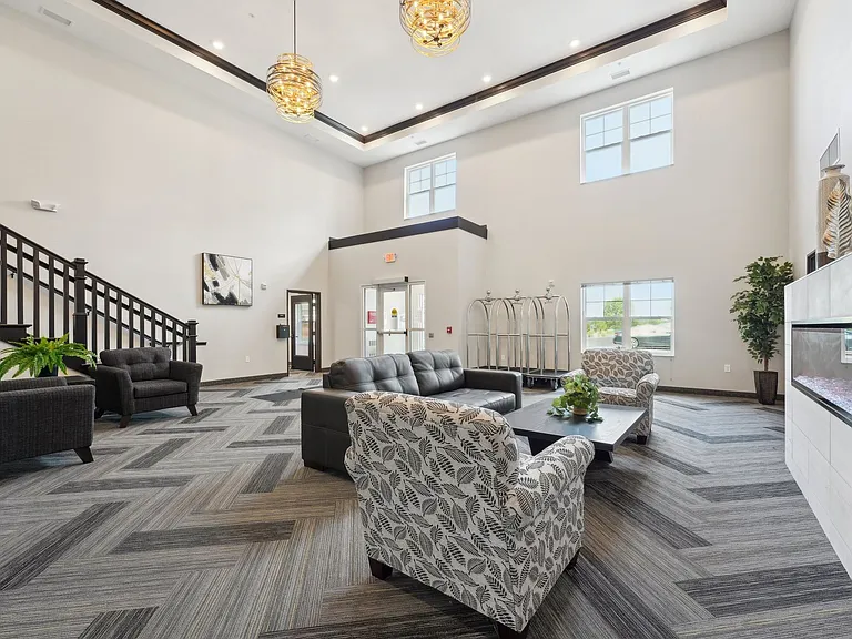415 Hickory Dr — Photo 14
