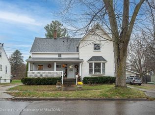 612 Pleasant St, Charlotte, MI
