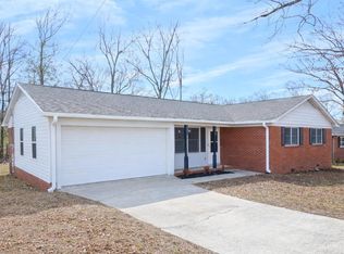 102 Ikes Rd, Taylors, SC 29687