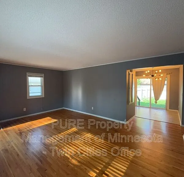 1617 Flag Ave N — Photo 6