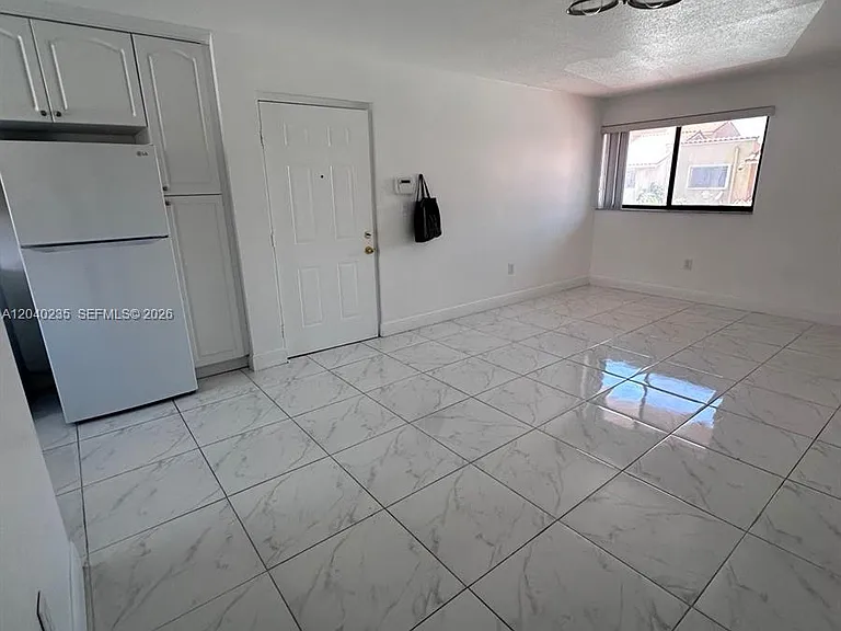 2740 W 61st St #204 — Photo 3