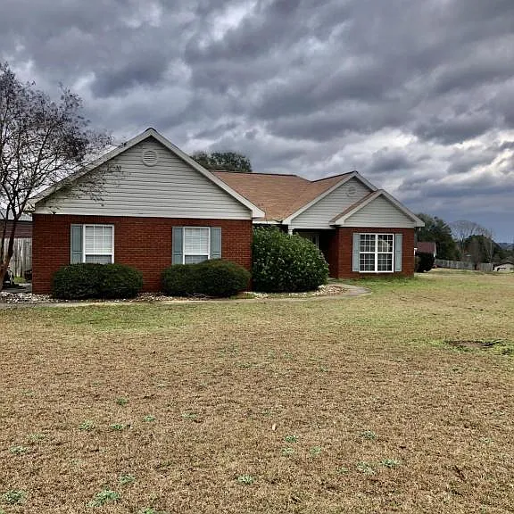 100 Cedar Grove Ln — Photo 1