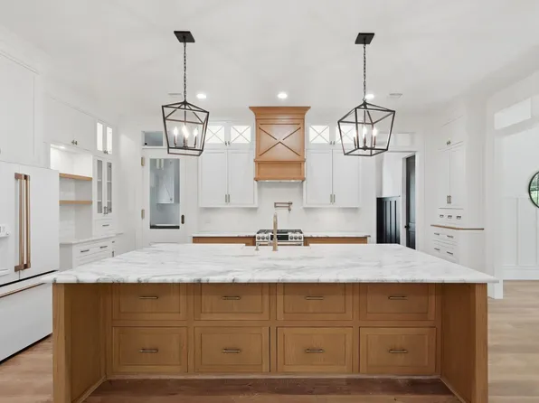1967 Little John St, Montgomery, TX 77316