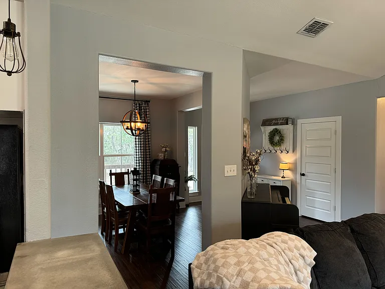 914 Bear Springs Trl — Photo 23