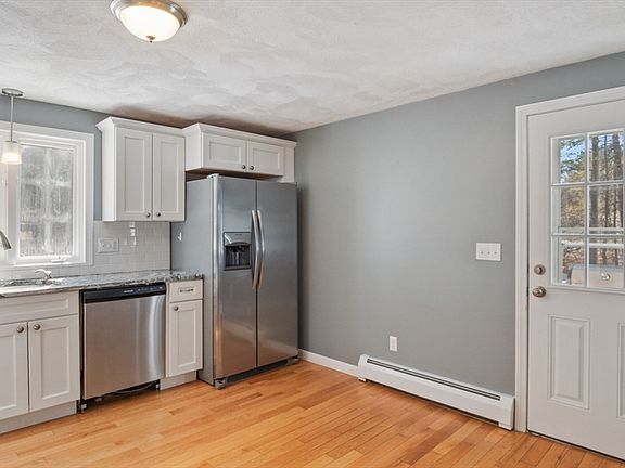 4th image of 77 Hazen Rd