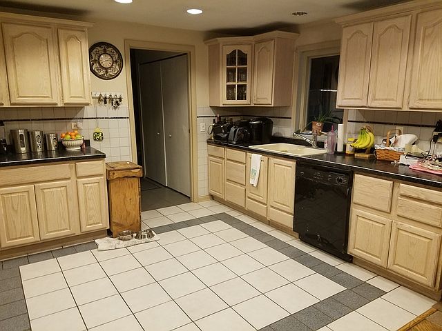 2nd image of 1511 Syracuse Ln
