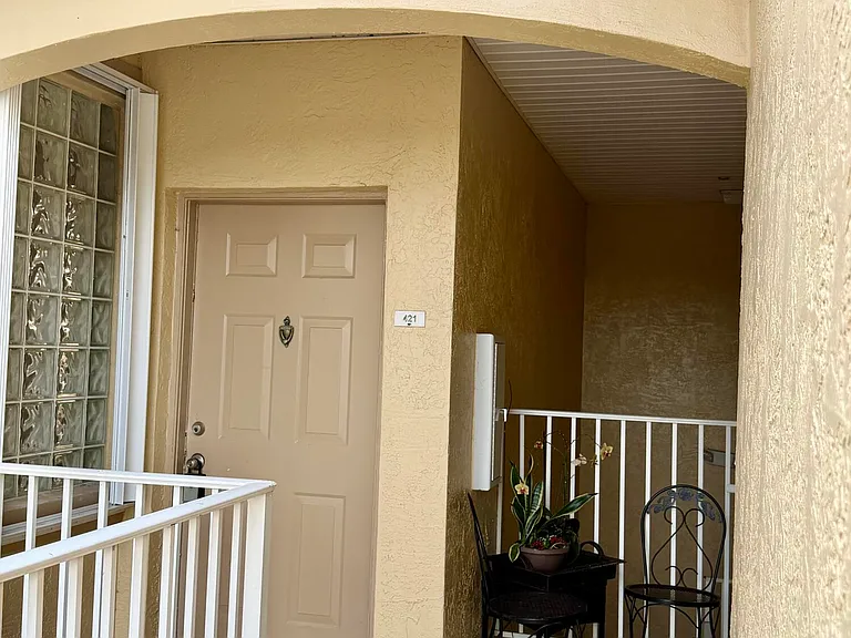 2080 Greenview Shores Blvd #421 — Photo 2