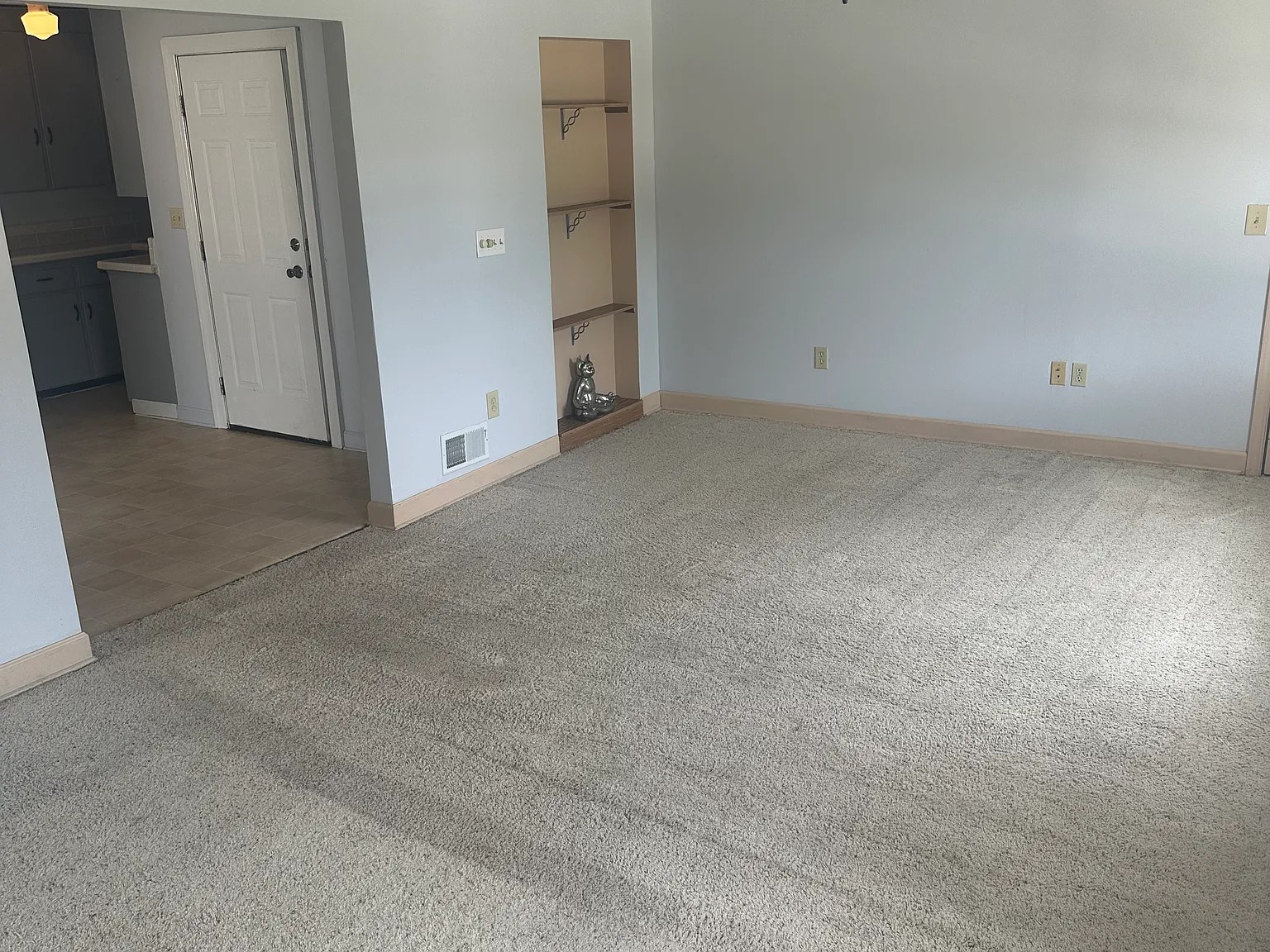 3 bed, 1400 sqft, $1,500 — Photo 4