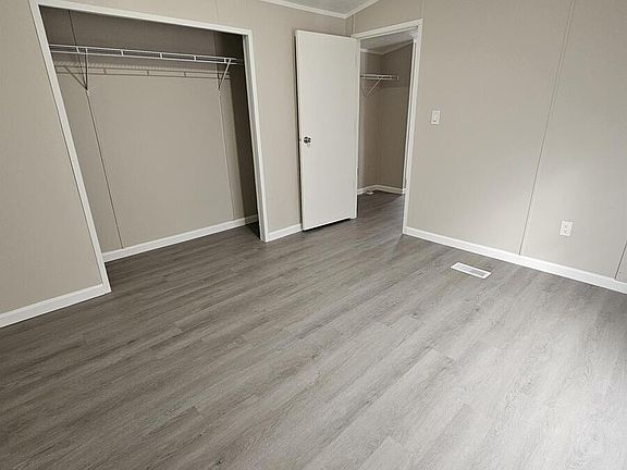 5th image of 2737 W Washington Ctr #175