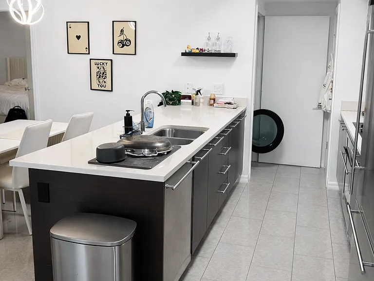 55 SE 6th St #2203 — Photo 3