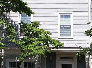 111 River Rd, Occoquan, VA 22125