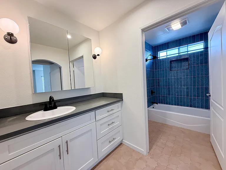 Mansfield Terrace Apartments — Photo 41