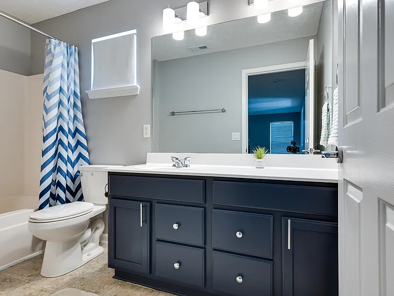 Ful bath upstairs, fully renovated