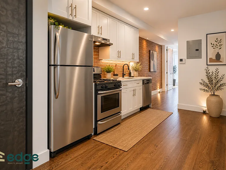 181 Kosciuszko St #2L — Photo 2