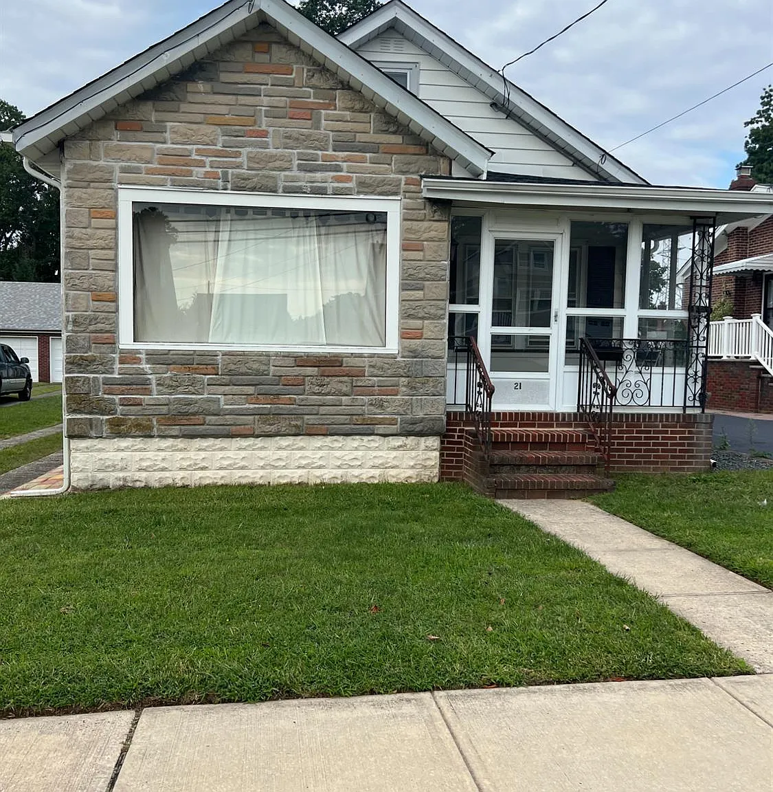 2 bed, 1.0 bath, 1026 sqft, $2,400 — Photo 1