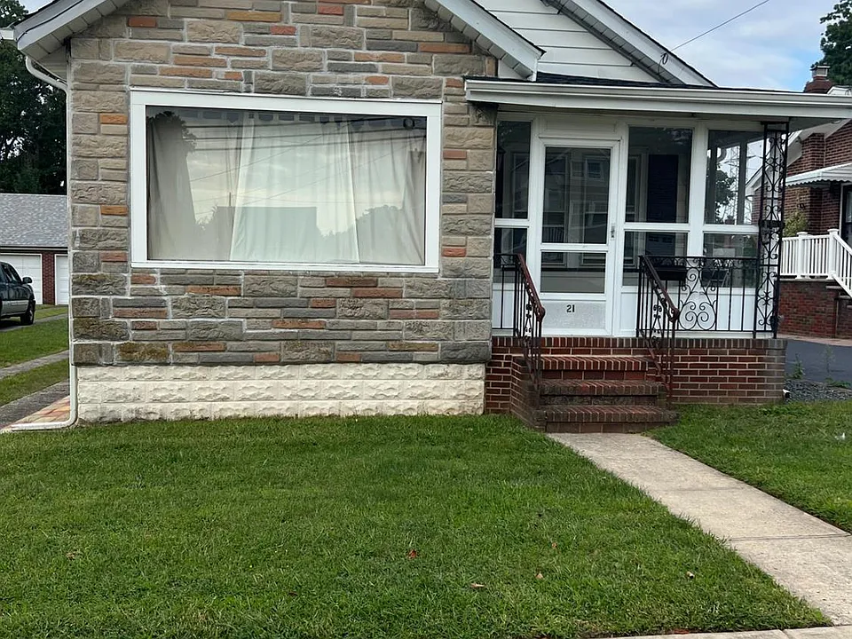 21 Pulaski Ave