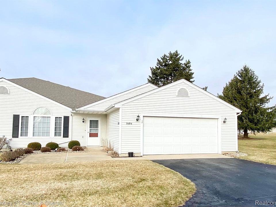 1st image of 1604 Carriage Dr