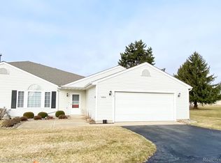 1604 Carriage Dr, Tecumseh, MI