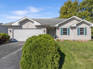 2300 Candlewick Dr SE, Poplar Grove, IL 61065