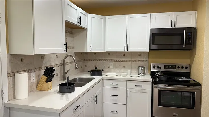 101 Azalea Avenue - 1 — Photo 3