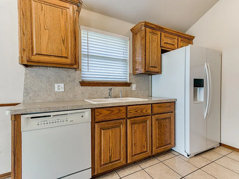 1708 Meadow Run Dr — Photo 10
