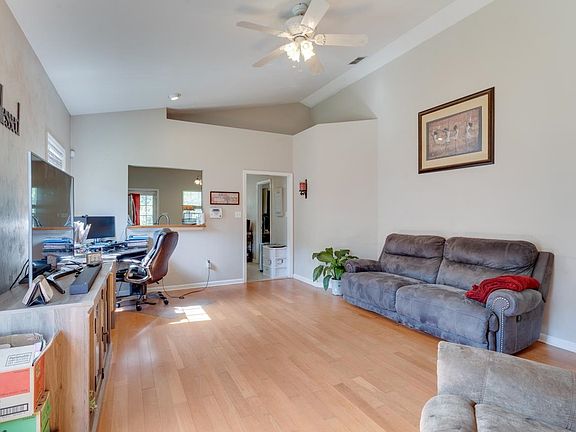 4th image of 4412 Anastasia Ct