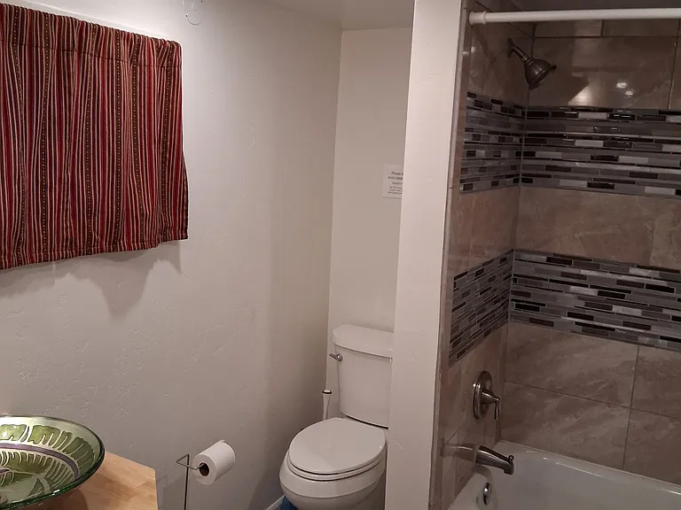 104 E Downey Ave — Photo 10