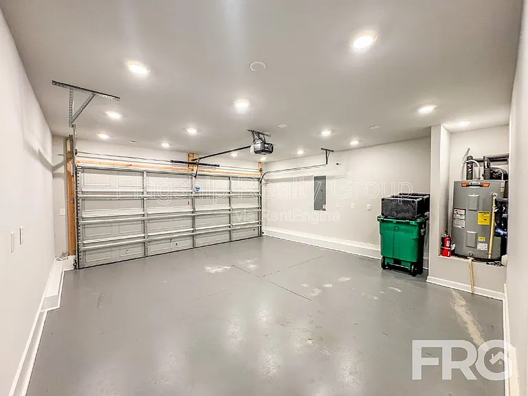 1313 Riverstone Dr — Photo 12