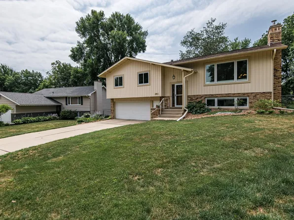 420 25th St NW, Rochester, MN 55901