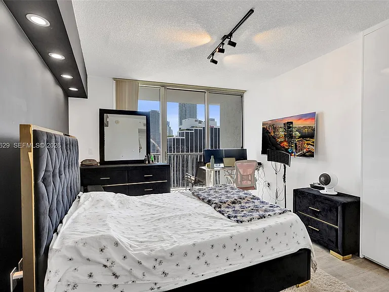 1750 N Bayshore Dr #2510 — Photo 19