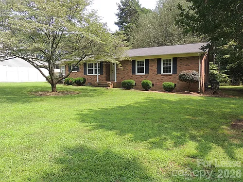 131 Holbrook St Photo 1