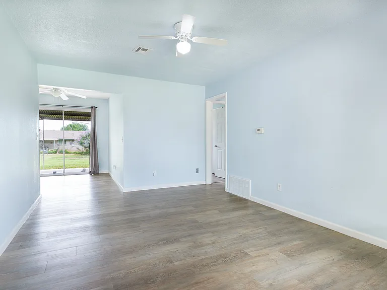 236 S Norman Ave — Photo 8
