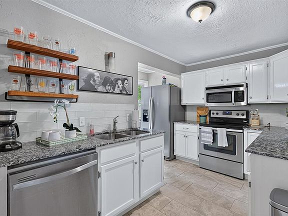 4th image of 2613 NW 30th St