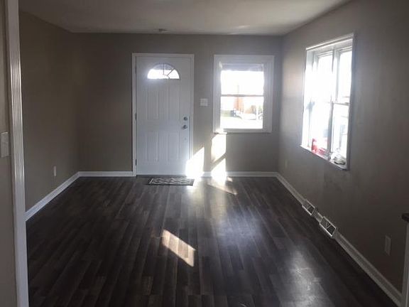 5th image of 1623 Marilyn Ln