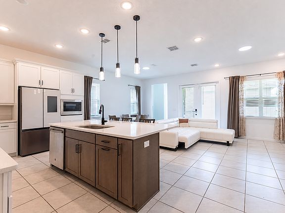 3rd image of 716 Moca Ln