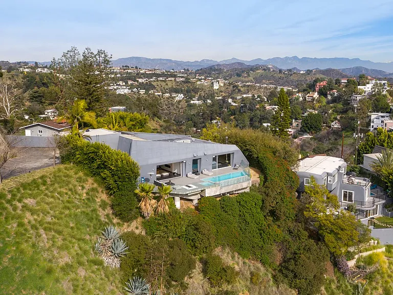 8476 Cole Crest Dr — Photo 10
