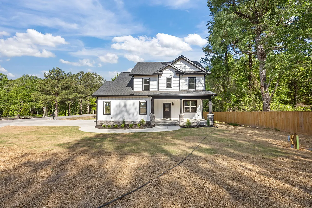 Building Photo - 441 Sabre Dr