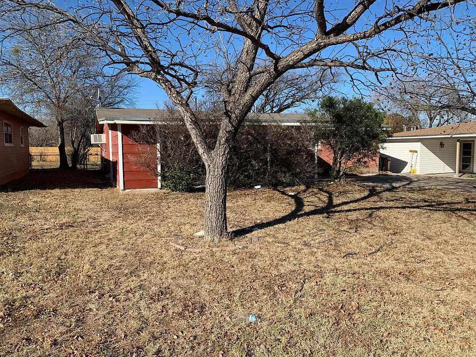1916 Edmund Blvd