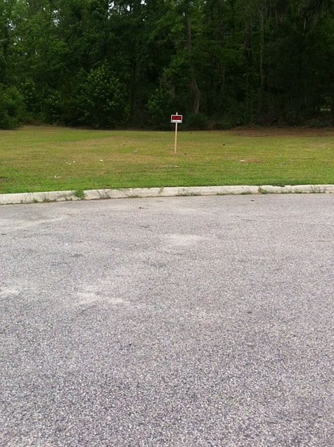Curb side with Grand Oak 
