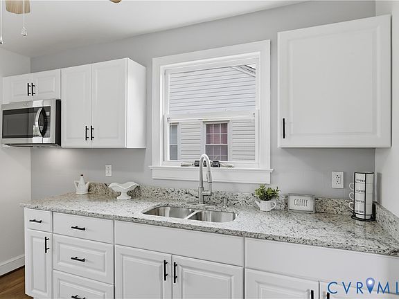5th image of 513 Pinehurst Ave