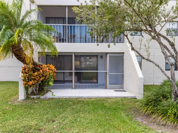210 Lakeview Dr APT 107, Weston, FL 33326