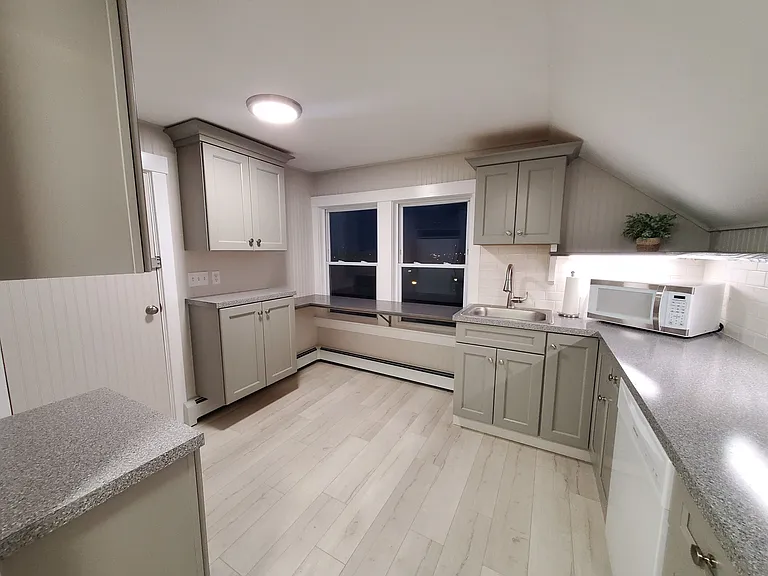 2637-2639 Pawtucket Ave #3 — Photo 9