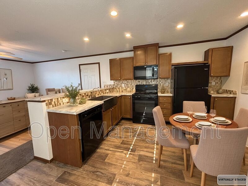 1st image of 700 S 12th St #11