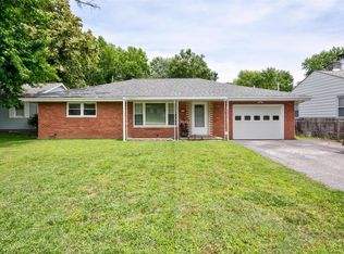 1141 Pine Dr, Belleville, IL