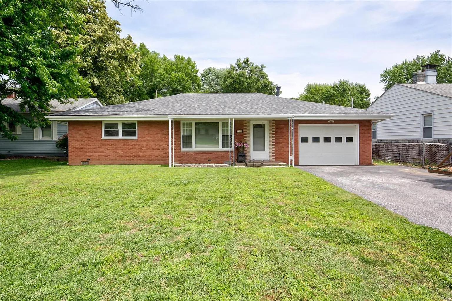 1141 Pine Dr photo 1