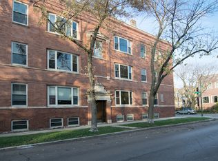 2206 W School St APT 4E, Chicago, IL 60618