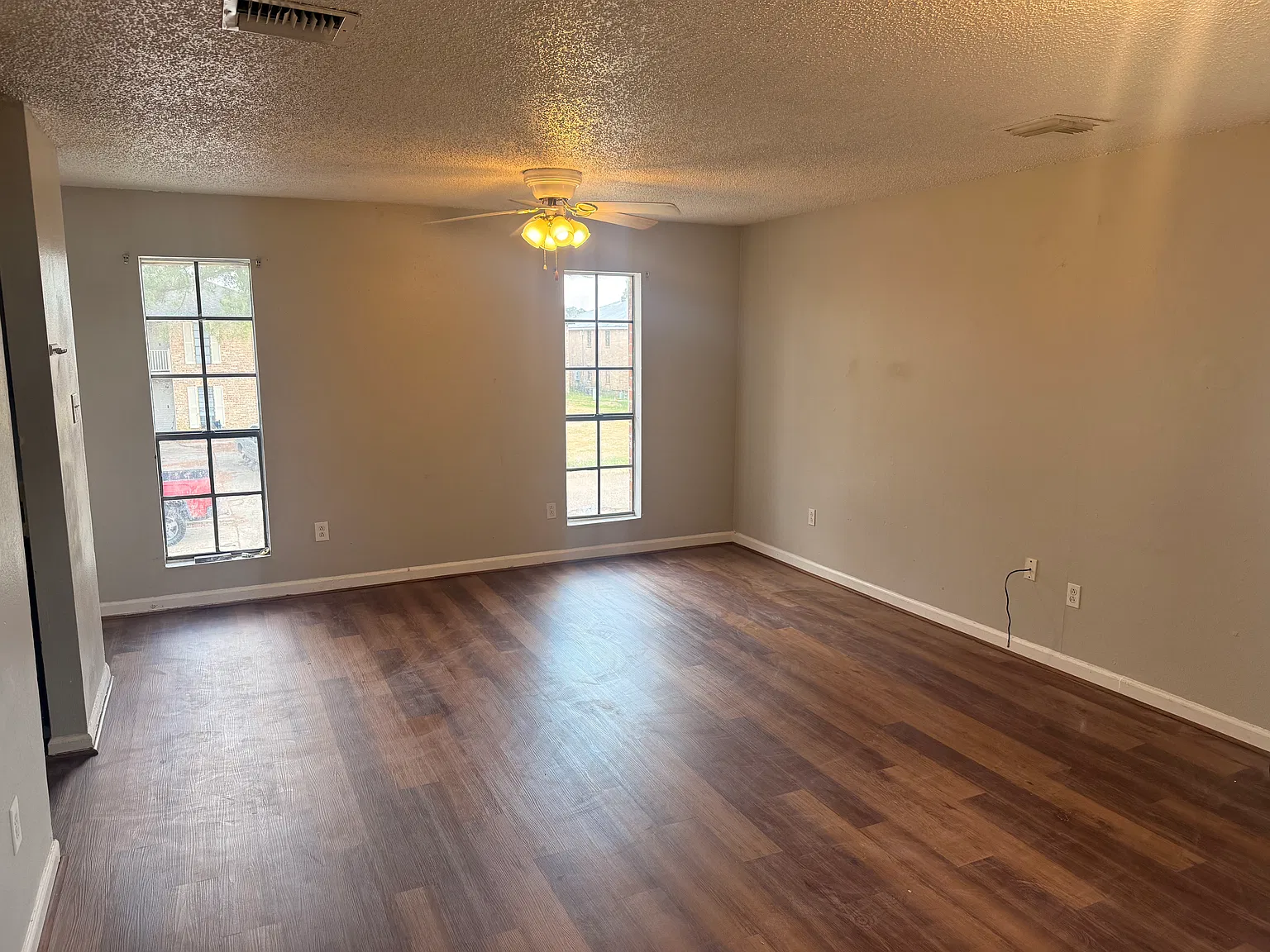 2 bed, 800 sqft, $750 — Photo 2