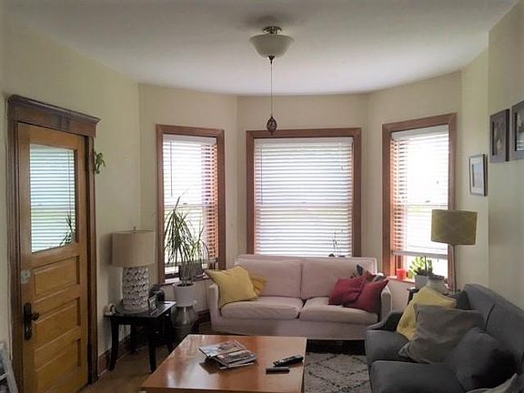 2nd image of 3716 N Paulina St #3